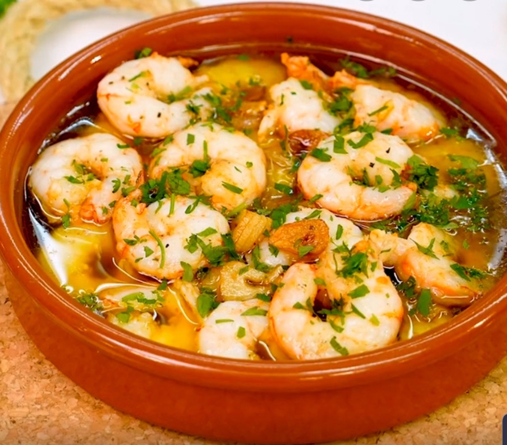 *GAMBAS AL AJILLO "PRAWNS WITH GARLIC"