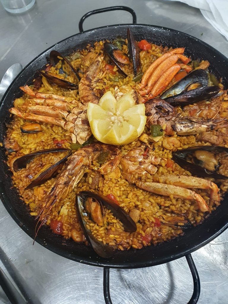 PAELLA MIXTA (MEAT AND SEAFOOD)