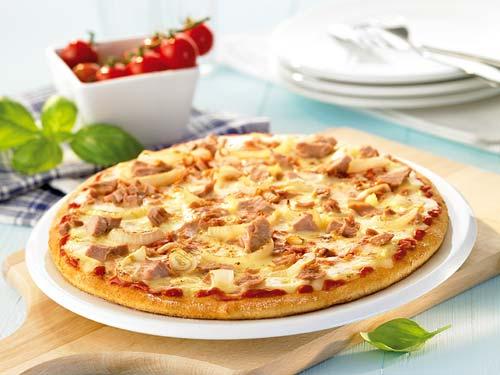 PIZZA TUNA, Tomato, mozzarella, tuna, onions