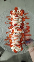 STRAWBERRY SUNDAE