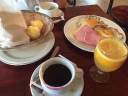 DESAYUNO BUFFET